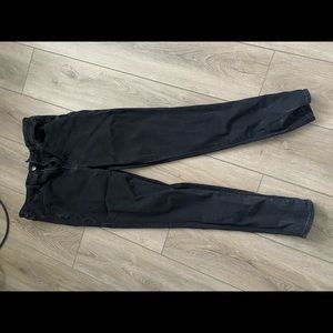 Black regular skinny jeans from American Eagle size 12 next level stretch